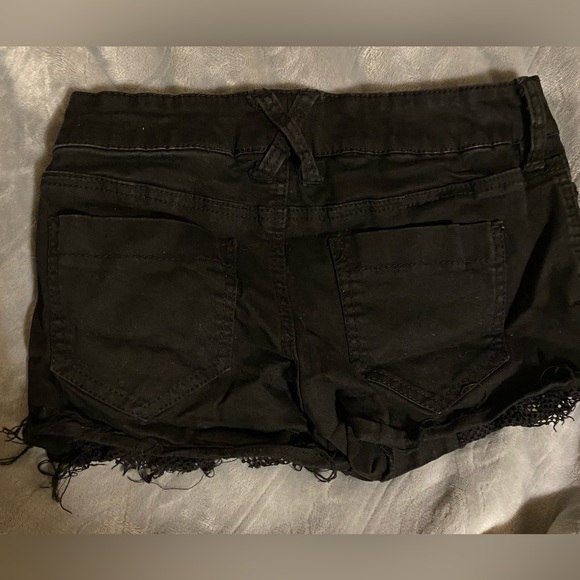 Royal Bones distressed shorts, size 0 - Picture 5 of 6